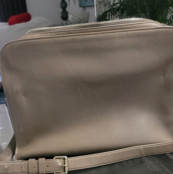 Louis Vuitton Messenger Bag - Picture 9 of 9